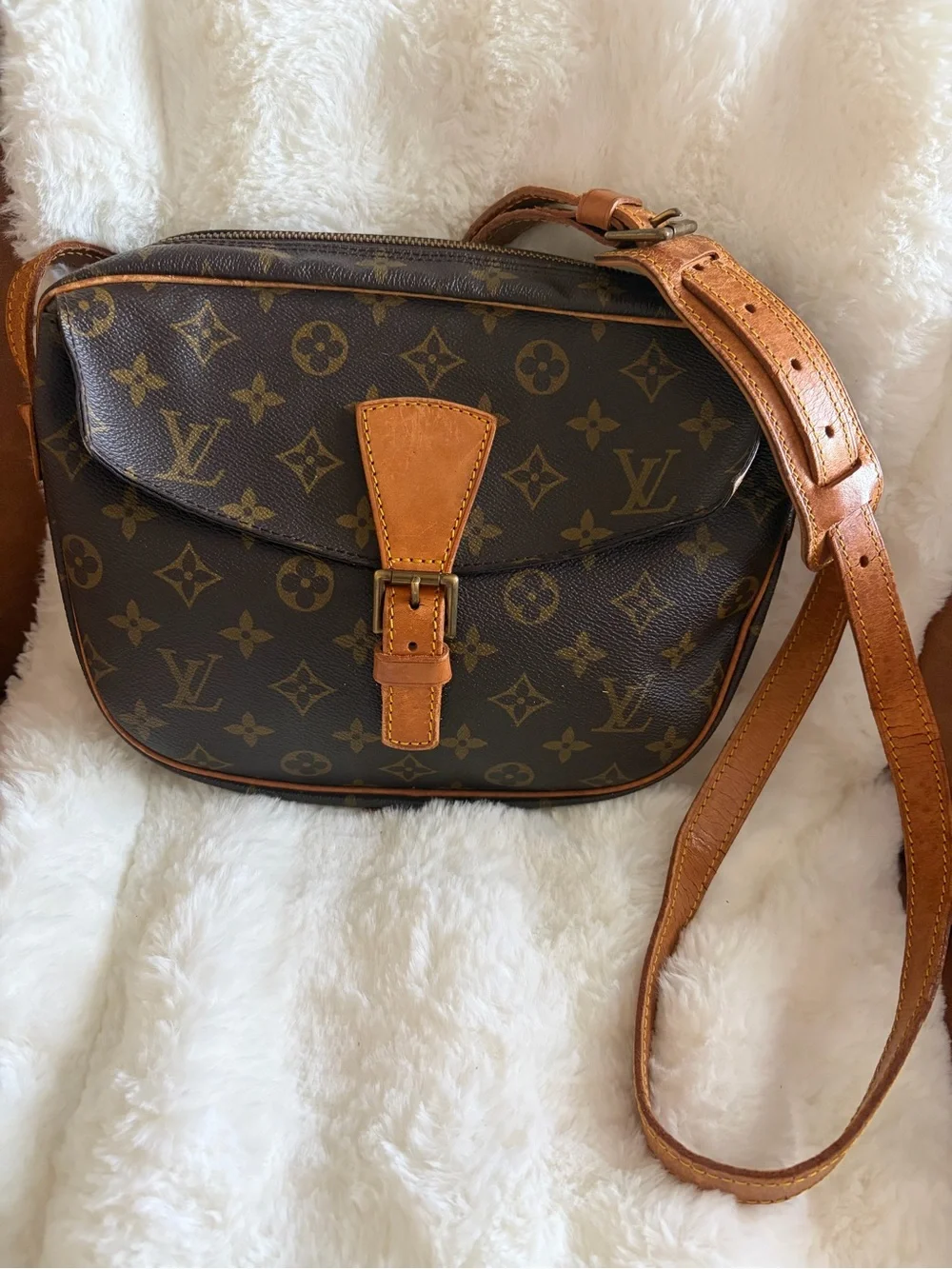 Louis Vuitton Monogram Jeune Fille GM crossbody